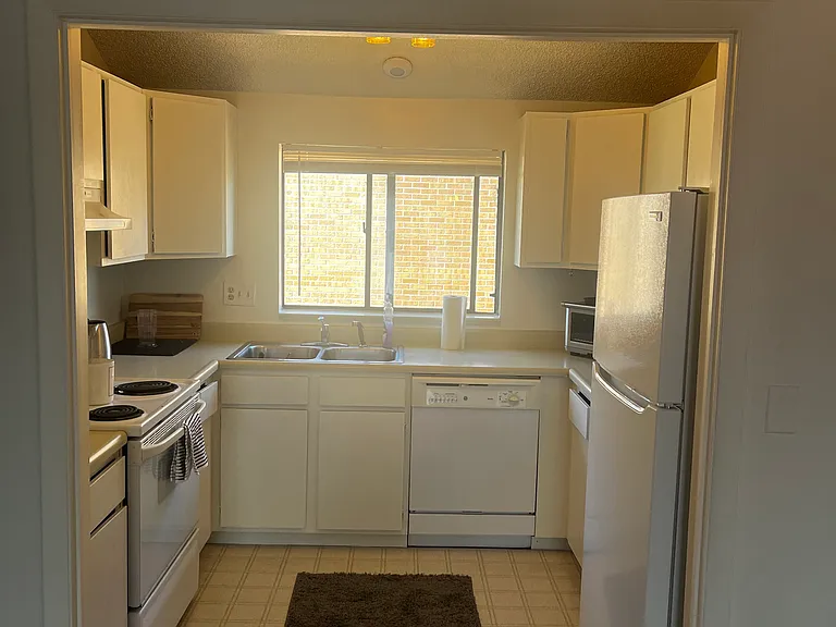 961 Lakeside Dr #308 — Photo 2
