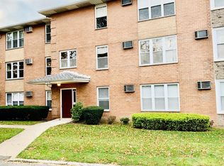 45 Riverview Ct, Secaucus, NJ 07094