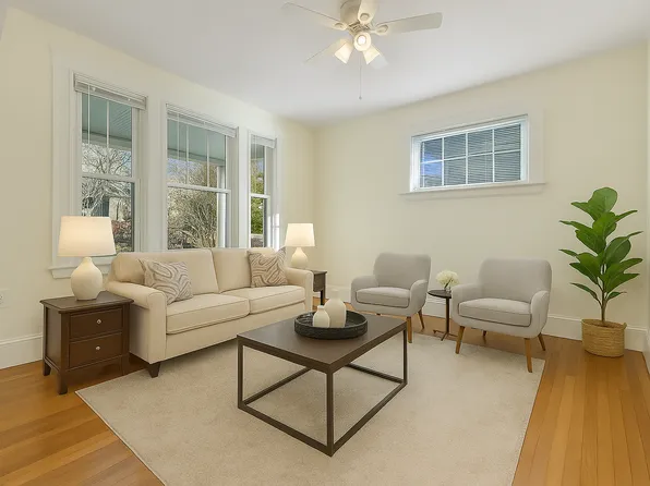 48 Manthorne Rd, West Roxbury, MA