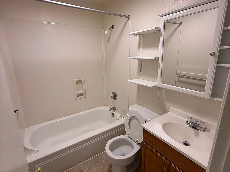 225 Terry St — Photo 15