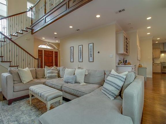 5th image of 4202 Holland Ave