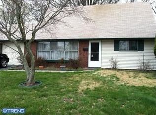 79 Hedge Rd, Levittown, PA 19056