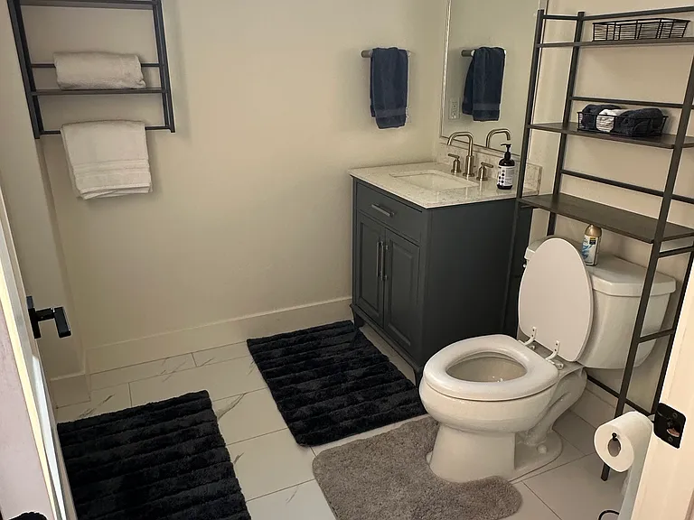 65 Kamloop Ct — Photo 12