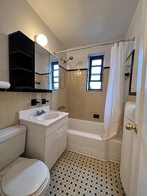 Rented by AZ REALTY NYC LLC | media 18