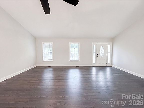 3rd image of 106 Millbranch Ln