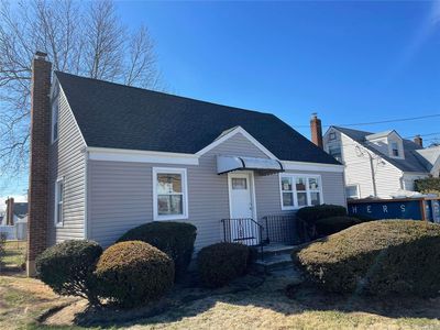 2037 Essex Place, Valley Stream, NY, 11580