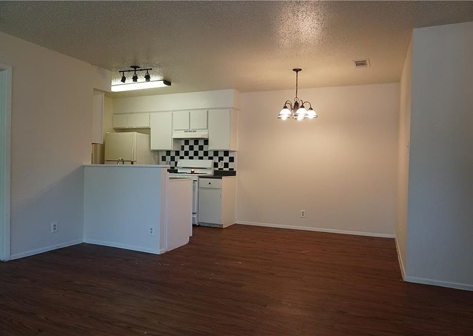 1st image of 704 Osage Dr APT A