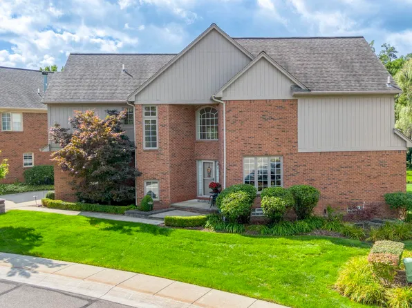 4126 Winter Dr, Shelby Township, MI 48316
