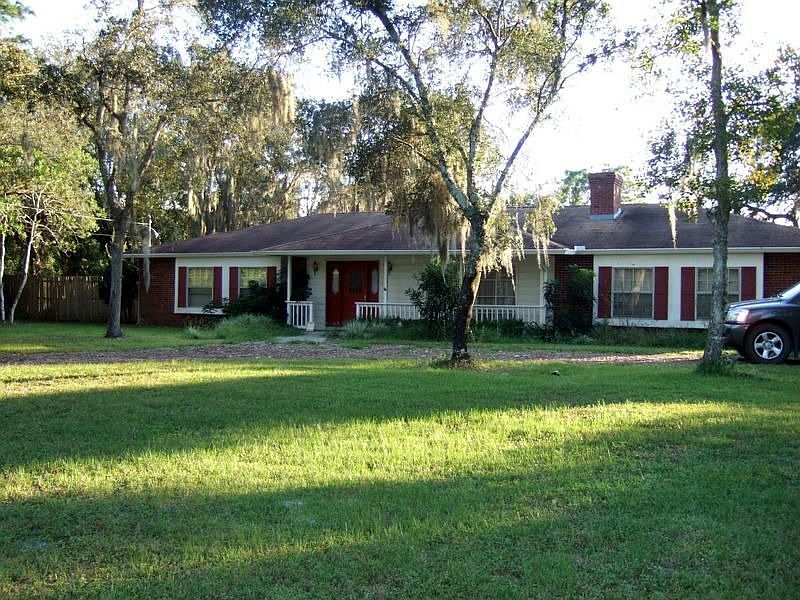 Beautiful Private Lakefront Pool Home