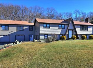 21 Frank Dr, Shelton, CT 06484