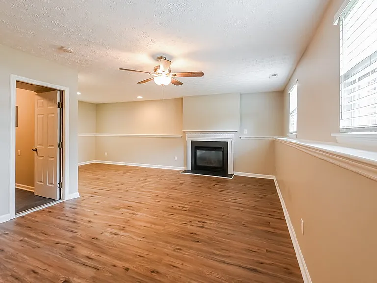 3000 Basswood Dr — Photo 5