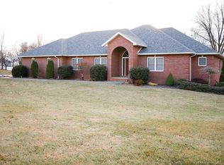606 S Park Dr, Huntingburg, IN 47542