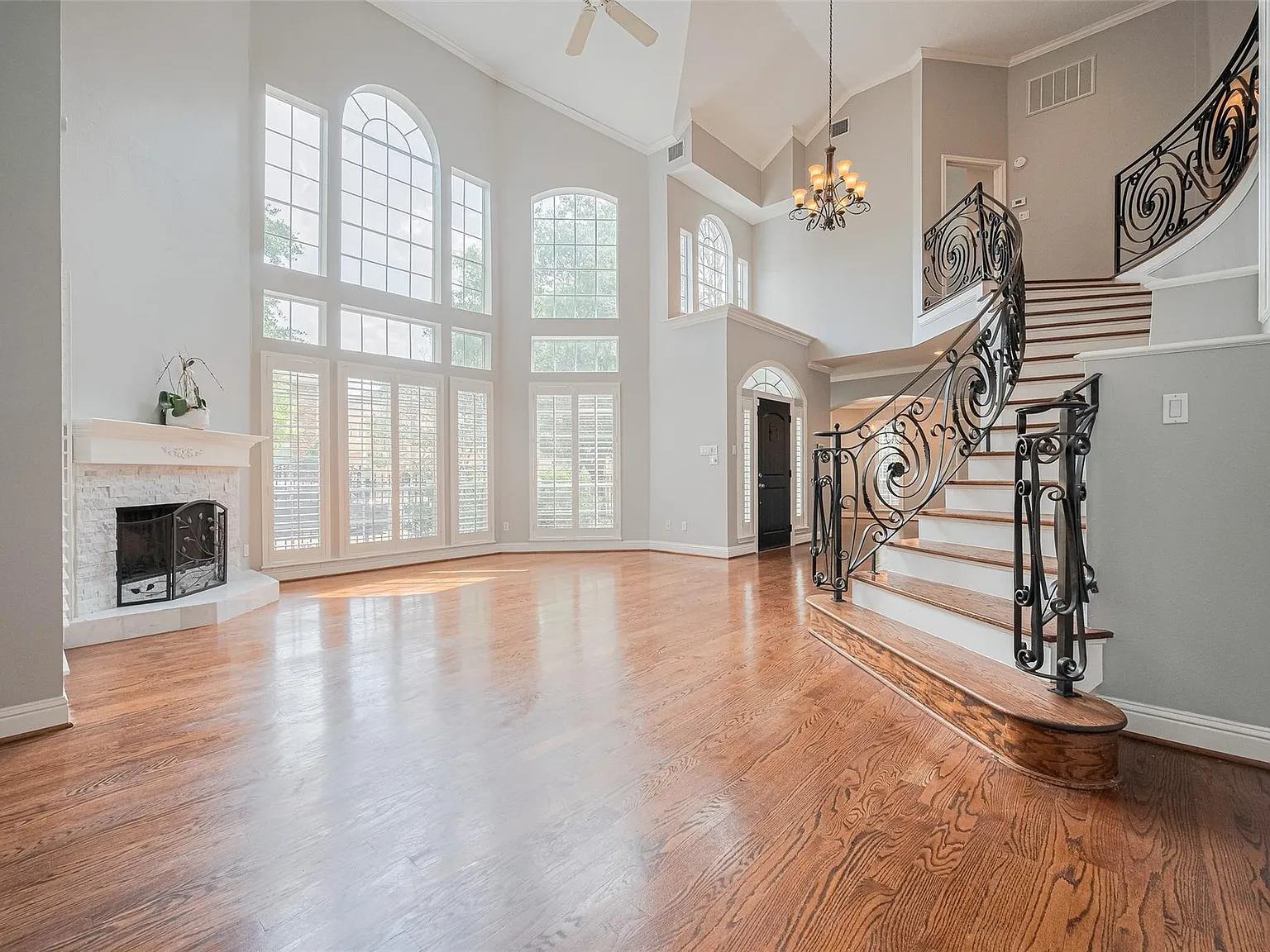 3 bed, 2.5 bath, 2538 sqft, $4,995 — Photo 4