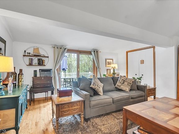 5th image of 109 Grandview Rd