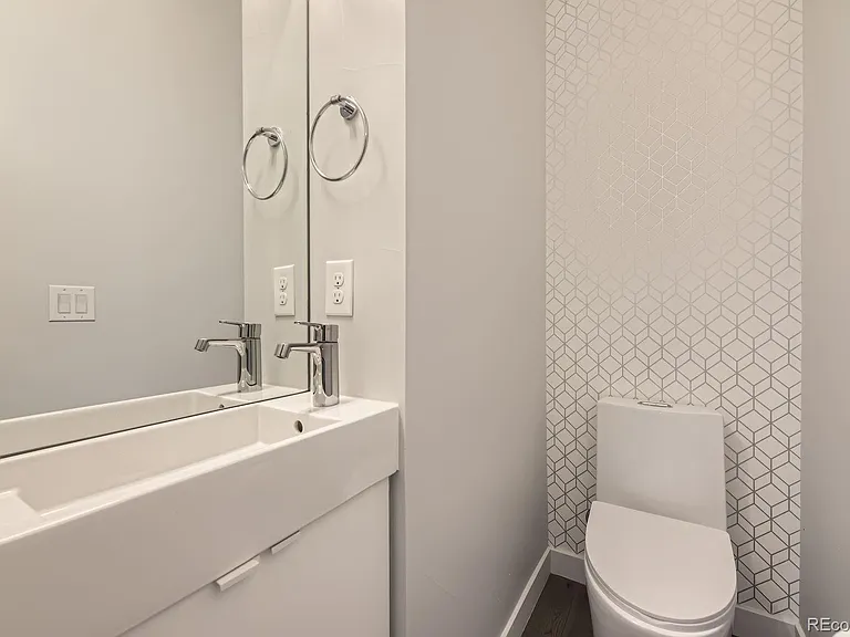 1612 Irving St #4 — Photo 11