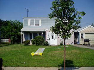 48 Ridge Ln, Levittown, NY 11756