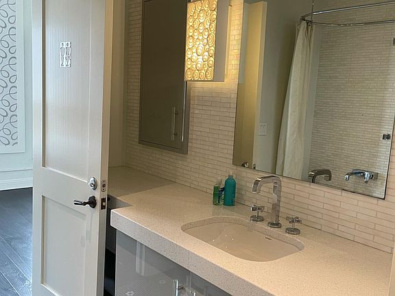 3rd image of 2368 15th St Floor 2