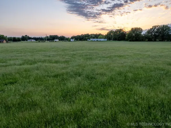 8 S 4420th Rd, Vinita, OK 74301
