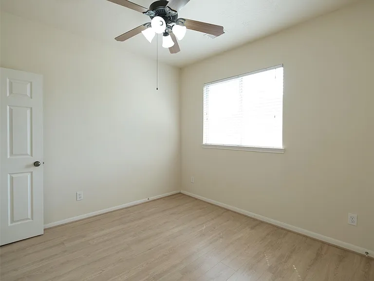 12802 Flat Creek Dr — Photo 25