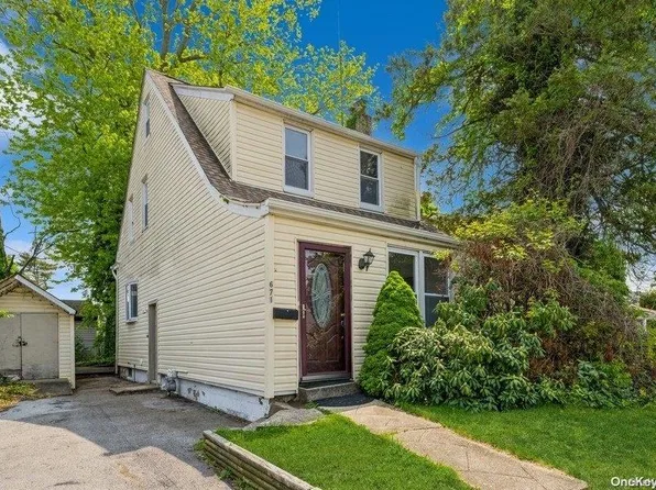 671 Oriole Avenue, West Hempstead, NY 11552