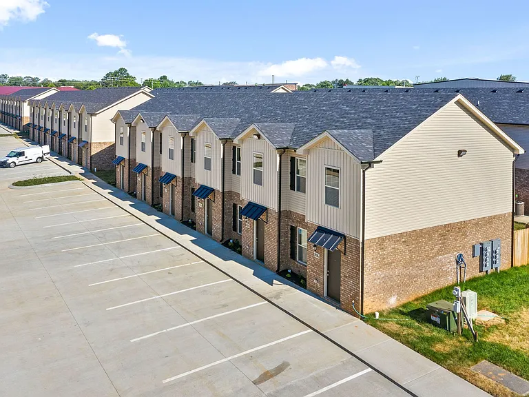 360 Luxury Townhomes — Photo 21