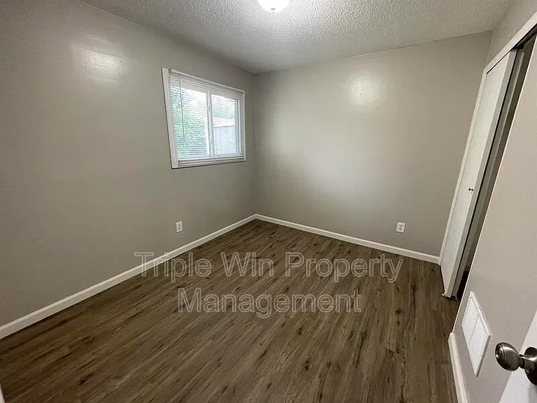 3125 Saint Catherine St — Photo 25