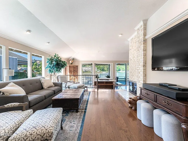32146 Oakshore Dr — Photo 6