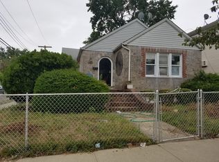 14627 183rd St, Springfield Gardens, NY 11413