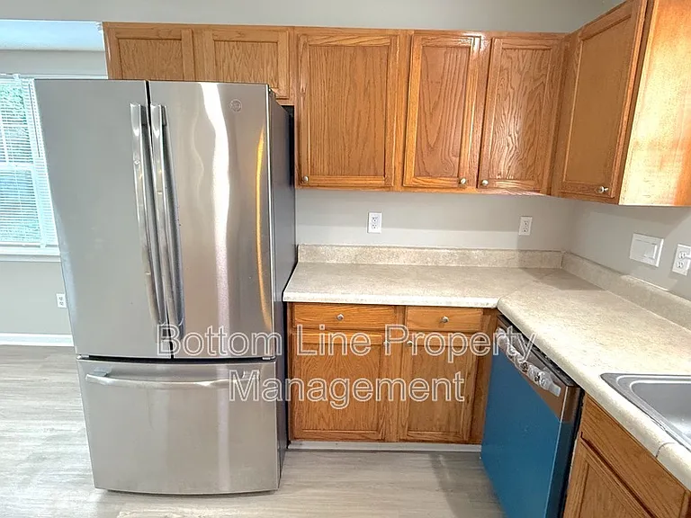 3715 Bullard St — Photo 9