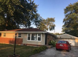 2751 Circle Dr, Markham, IL 60428