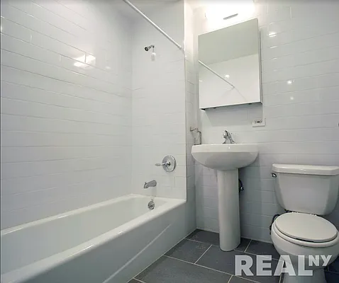 Rented by REAL New York | media 19