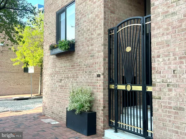 325 S 2nd St, Philadelphia, PA 19106
