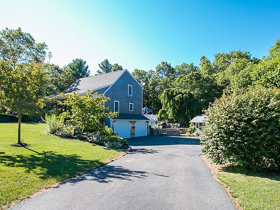2nd image of 2 Wildwood Cir