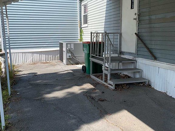 2nd image of 90 Elm Ln