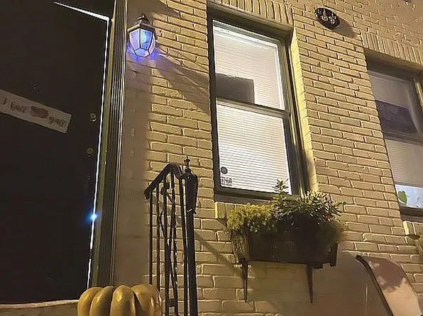 2423 Manning St, Philadelphia, PA 19103