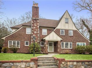 16 Bon Air Ave, New Rochelle, NY 10804