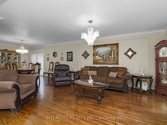 5th image of 7279 Vernor Dr