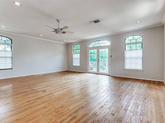 3rd image of 1207 Land Rush Dr