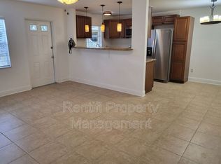 4290 Gulfstream Dr APT 10, Naples, FL 34112