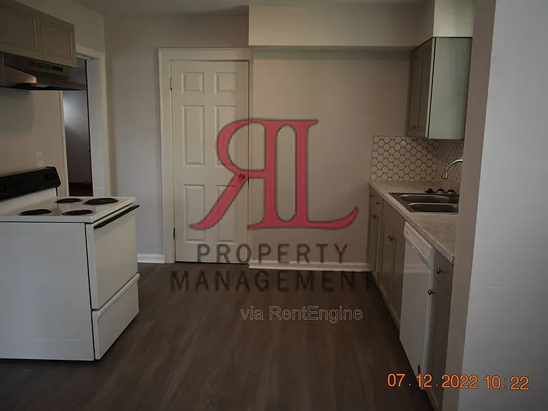 765 E Deshler Ave — Photo 8