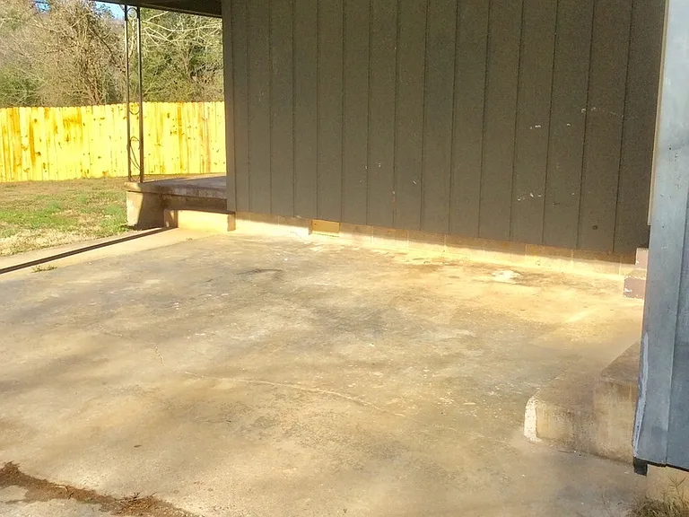 327 Wade Decker Rd — Photo 3