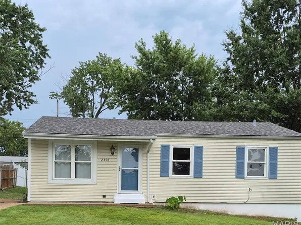 2358 Summit Dr, Arnold, MO 63010