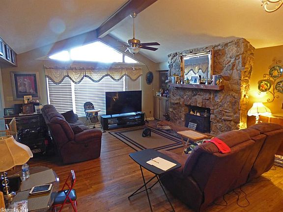 2nd image of 27 Topez Dr