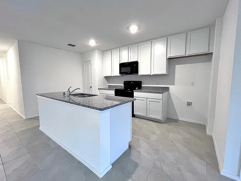 411 Ashbrook Way — Photo 6