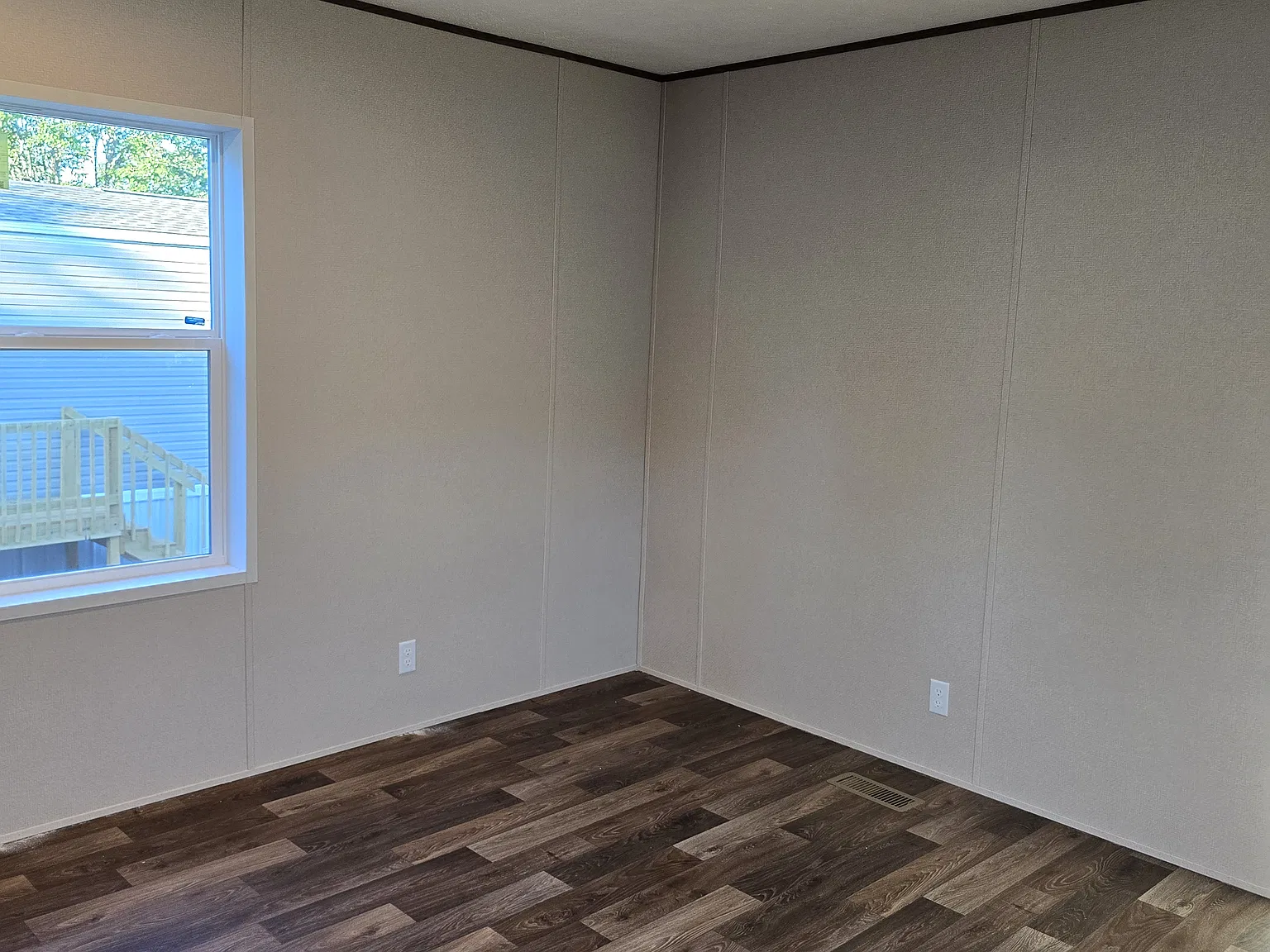 360 Hill St — Photo 3