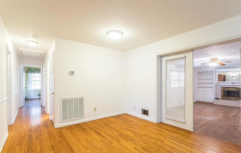 3 bed, 1.5 bath, 1535 sqft, $2,300 — Photo 4
