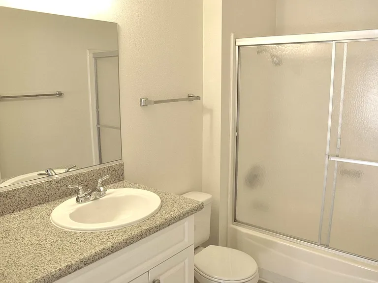 Mira Monte Apartments — Photo 10