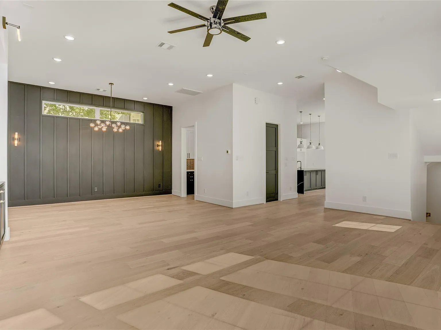 4 bed, 3.5 bath, 2865 sqft, $5,250 — Photo 4