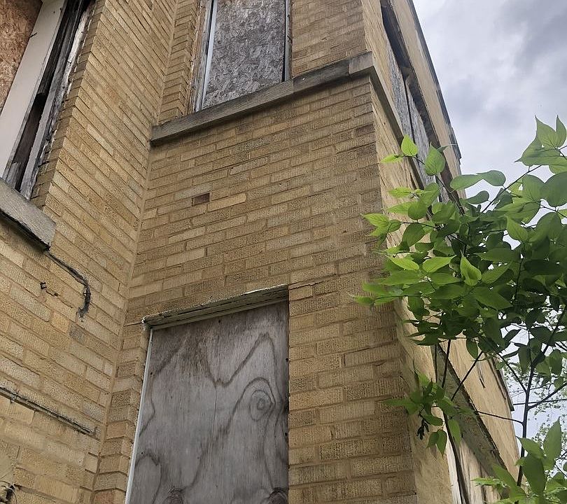 1st image of 5249 S Peoria St