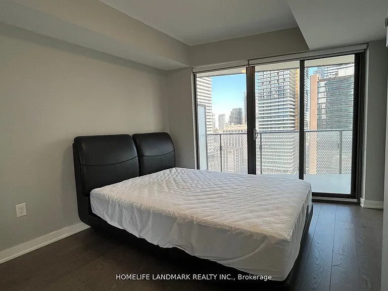 11 Wellesley St W #1405 — Photo 5